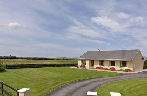 Glenbeigh Ski Chalet | Top-Rated Behy Lodge Glenbeigh: Pet-Friendly & Spa Amenities