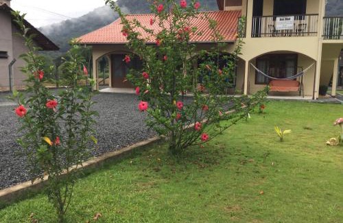 Pomerode Apartment | Book bei Mot: Family-Friendly with Pool and Breakfast