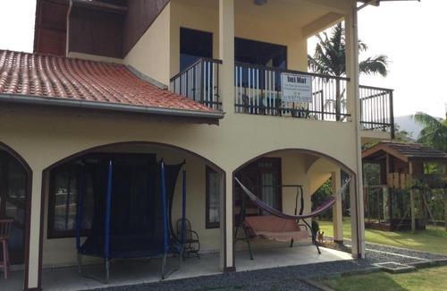 Pomerode Apartment | Book bei Mot: Family-Friendly with Pool and Breakfast