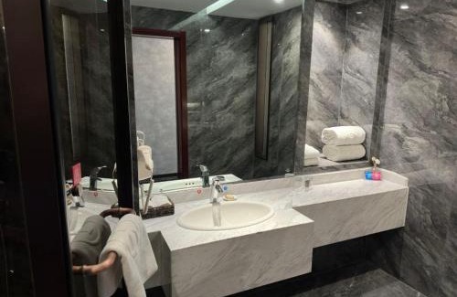 Haidian Hotel | Discover the Elegance of Beijing Jingyi Hotel - 5 Star Retreat