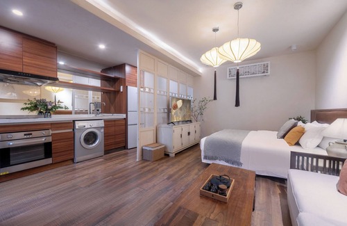Dongcheng Hotel | Explore Beijing's Historic Heart at Le Zai Nan Luo Gu Xiang