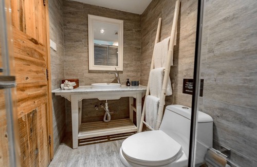 Dongcheng Hotel | Explore Beijing's Historic Heart at Le Zai Nan Luo Gu Xiang