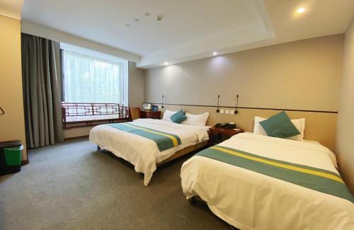 Downtown Beijing Hotel | Explore Beijing RJ Brown City Center Hotel - Family Friendly Stay