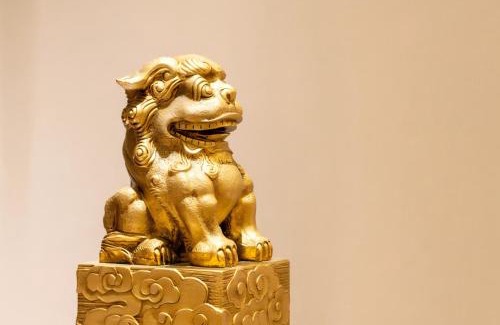 Downtown Beijing Hotel | Beijing Tiananmen Square BianYiFang Hotel - steps The Forbidden City - strolling through the imperial gardens is incredibly easy - The guest rooms blend modern comfort with Chinese charm - Peking duck - living in history Your Beijing adventure begins here