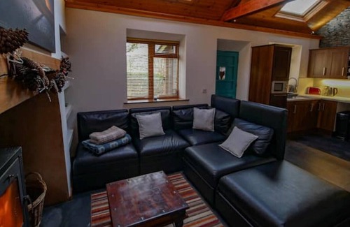Margam Cottage | Beili Glas Cottage - Serene Nature Hideaway with Amenities