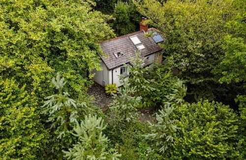 Margam Cottage | Beili Glas Cottage - Serene Nature Hideaway with Amenities
