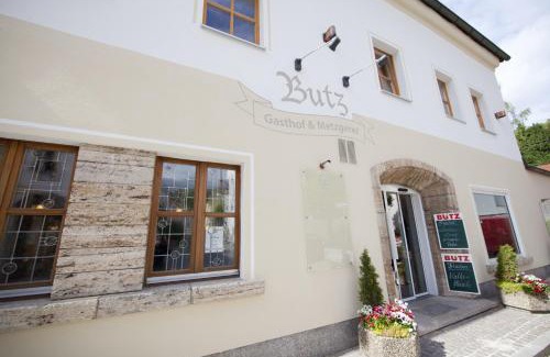 Worth an der Donau Hotel | Pet-Friendly Retreat at beim Butz with Great Amenities