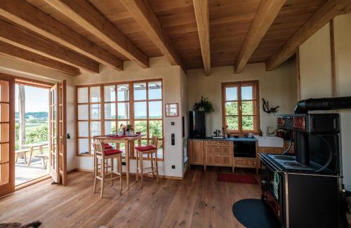 Strem House | Explore Kellerstöckl - Pet-Friendly Retreat with Dining & Spa
