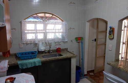 Raul Cury House | Beira Mar Paradise: Beachfront Bliss with Pool & Spa