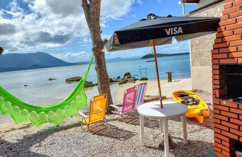 Caiacanga House | Unwind at Beira Mar: Private Beach & Breathtaking Sunset