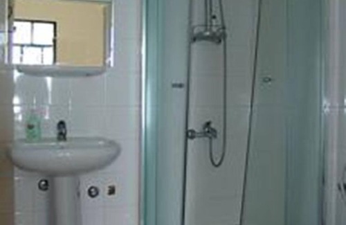 Maasser Al Chouf House | Discover Comfort at Beit El Hana with Pool & Restaurant
