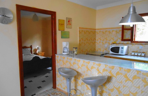 Souk El Tenine Apartment | Bejaïa Beachfront Apartments with Free WIFI & Pool Access
