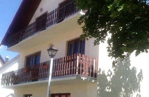 Zabljak Apartment | Discover Beka Apartments 1: Pet-Friendly Retreat with Spa