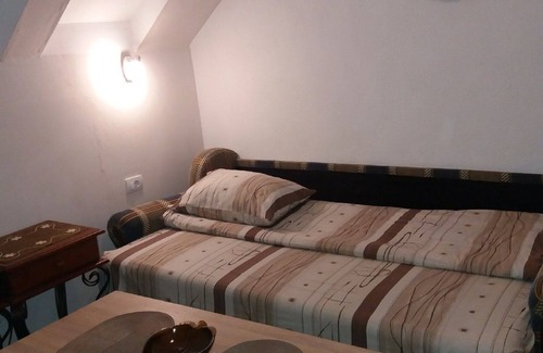 Zabljak House | Cozy Beka Apartments: Loft Room with Great Amenities