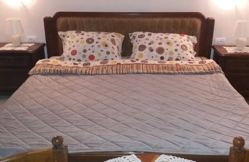 Zabljak House | Cozy Beka Apartments: Loft Room with Pool and Spa Amenities