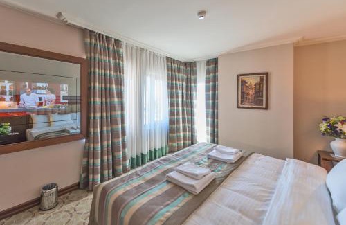 Beyazit Hotel | Relax at Bekdas Hotel Deluxe & Spa with Oceanfront Views