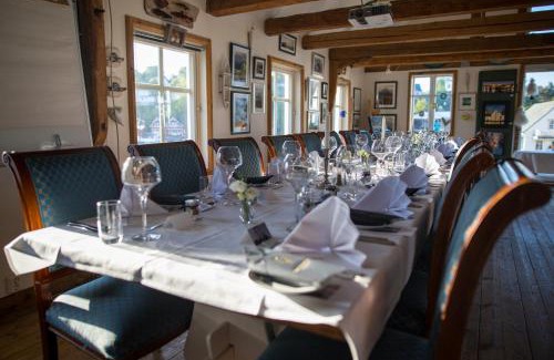 Bekkjarvik Hotel | Oceanfront Retreat at Bekkjarvik Gjestgiveri: Guest Rated 8.6