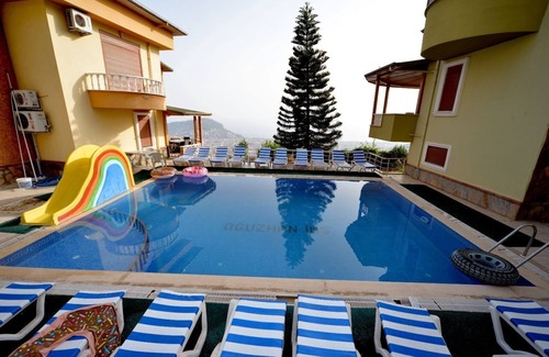 Alanya House | Elegant Bektaş 1 Villa with Inviting Pool Retreat