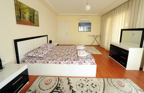 Alanya Villa | Experience Bektaş Villa 1: Your Ideal Getaway with Pool