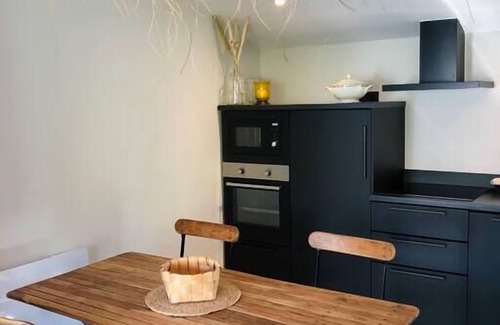 Mesnil-Val-Plage Apartment | Bel Air Retreat: Poolside Relaxation & Private Jacuzzi