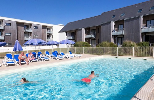 Guidel-Plages Condo | Scenic Sea View Apartment with Pool Access and Breakfast