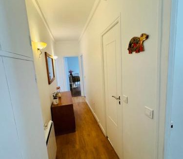 Grenelle Apartment | Charming Apartment Near Eiffel Tower - Family Friendly Stay