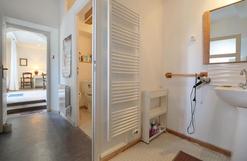Grisolles Apartment | Charming Apartment at the Castle of Fontanas with Pool