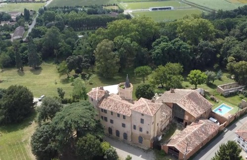 Grisolles Apartment | Charming Apartment at the Castle of Fontanas with Pool