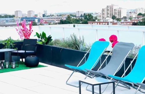 Romainville Apartment | Spacious Apartment with Private Terrace for Family Retreats