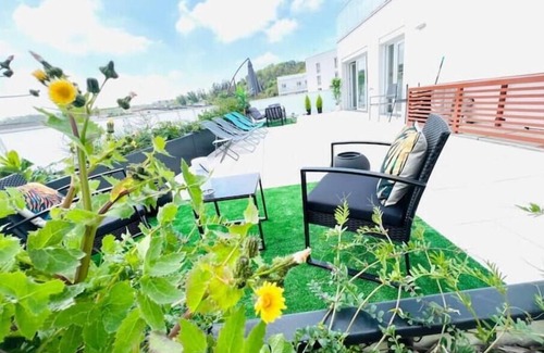 Romainville Apartment | Spacious Apartment with Private Terrace for Family Retreats