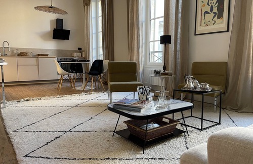 Hotel de Ville - Quinconces Apartment | Bel appartement bordeaux jardin public chartron