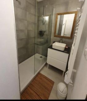 Le Penon Apartment | Beautiful Oceanview Apartment Steps from the Beach