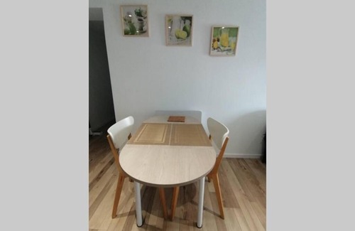Le Coteau Apartment | Stylish 40m² Apartment in a Quaint Community - Pet Friendly