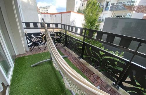 Saint-Denis Apartment | Spacious 65 m² Apartment - Guest Rated 9.3/10, Family-Friendly
