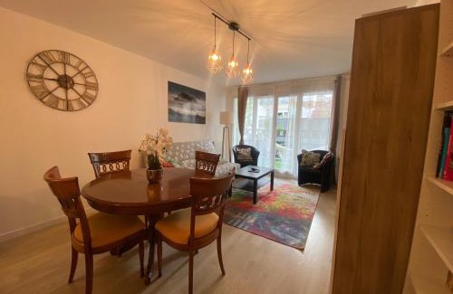 Saint-Denis Apartment | Spacious 65 m² Apartment - Guest Rated 9.3/10, Family-Friendly