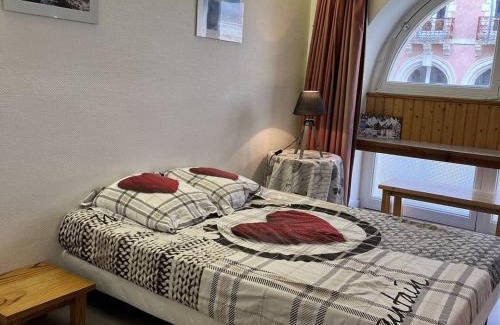 Cauterets Apartment | Cozy 32m² Apartment with Mountain View & Balcony, City Center