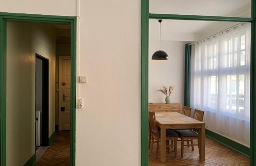 Douai Apartment | Ideal Apartment Overlooking the Train Station - Rated 10/10