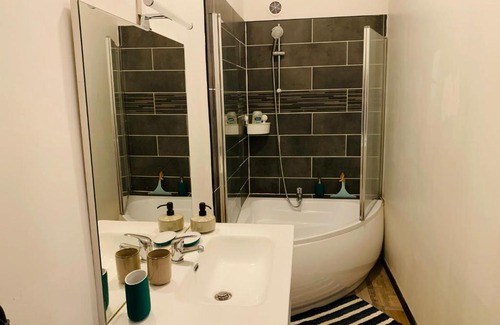 Douai Apartment | Ideal Apartment Overlooking the Train Station - Rated 10/10