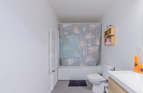 Corbeil-Essonnes Apartment | Ideal Gare Apartment with Wifi & Family-Friendly Amenities
