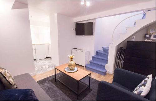 Passy Apartment | Ideal Apartment Steps from the Eiffel Tower for Families