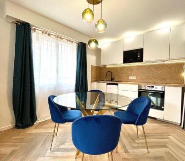 Quartier du Port Apartment | Stunning Apartment in Port de Nice with Terrace & Parking