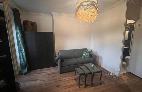 Vignerons Apartment | Elegant Bel Apt Near Châteaux de Vincennes, Family-Friendly