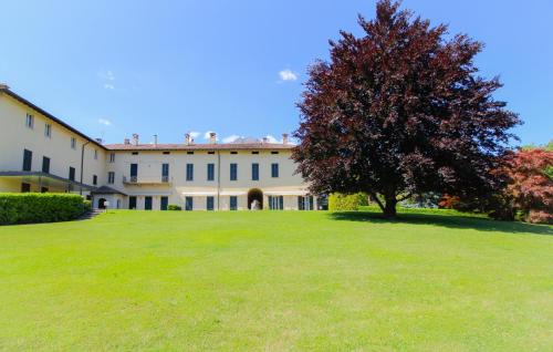 Menaggio Apartment | Bel Faggio Rosso Apartment: 4-Star Pet-Friendly Retreat