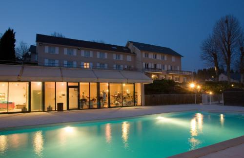 Le Chambon-sur-Lignon Hotel | Discover Bel Horizon: Oceanfront Bliss with Spa Access
