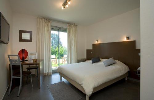 Le Chambon-sur-Lignon Hotel | Discover Bel Horizon: Oceanfront Bliss with Spa Access