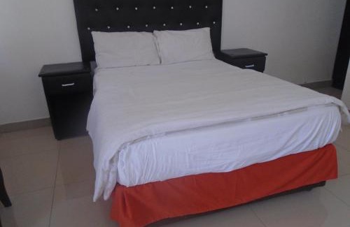 Nata Cabin | Cozy Bel Rea Guest Lodge with Hot Tub & Family Amenities