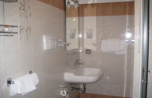 Cagnola Hotel | Relax at Bel Sit: Family-Friendly Stay with Spa & Breakfast