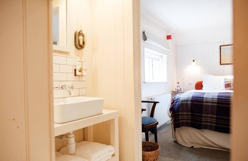 Cookham Hotel | Enchanting Stay at Bel & The Dragon Cookham - 4-Star Delight