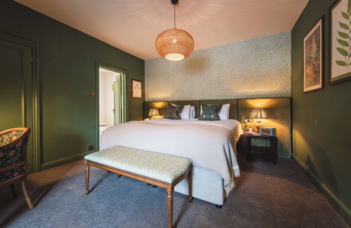 Odiham Hotel | Guest Rated 9.2: Bel & The Dragon Odiham with Dining Options