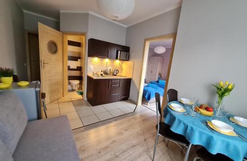 Kolobrzeg Apartment | Family-Friendly Bela: Rooms with Kitchenettes & Apartments